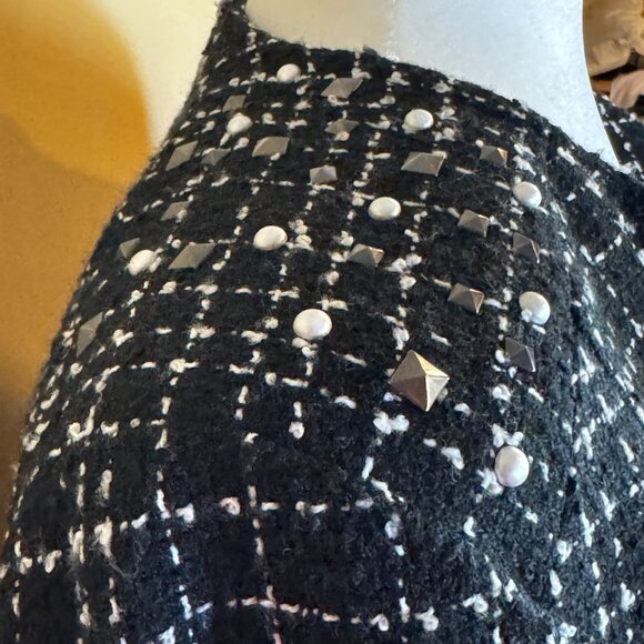 #143 Willow and Clay Embellished Zip Front Cropped Tweed Blazer, Size Small (?) - Picture 4 of 7